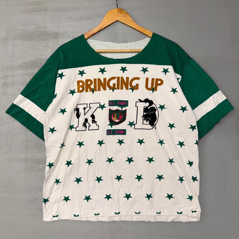 Vintage 90s T-Shirt Green White Bringing Up Kid Stars US Army XL